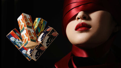 Eksklusif Lipstick Printing.